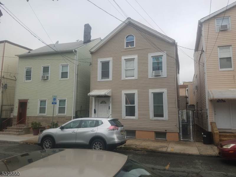 182 Chestnut St - Photo 1