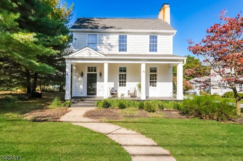 102 Washington St - Photo 1