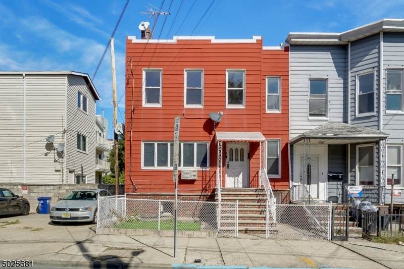 46 Zabriskie St - Photo 1