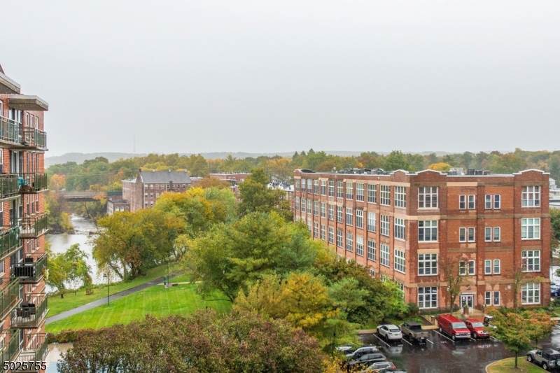 300 Main St Unit 801 - Photo 1