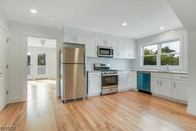 354 E South Ave - Photo 1