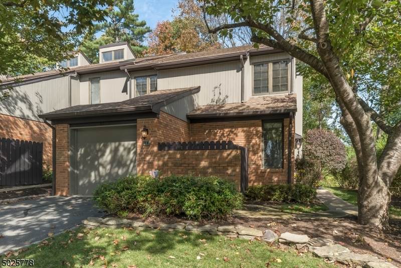 44 Keats Way - Photo 1