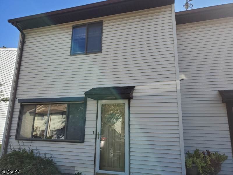 269 Reynolds Ter - Photo 1
