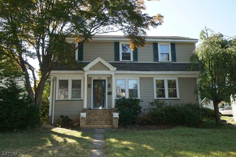 422 Central Ave - Photo 1