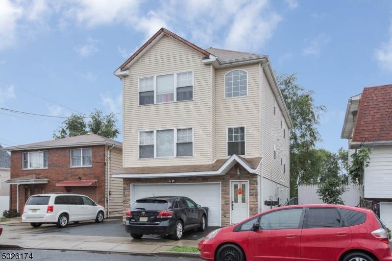 117 Rossiter Ave - Photo 1