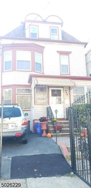 444 4TH AVE - Photo 1