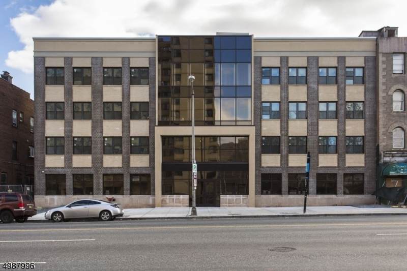 90 Clinton Ave - Photo 1
