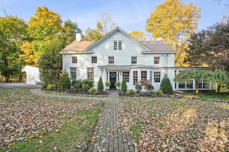 33 N Finley Ave - Photo 1
