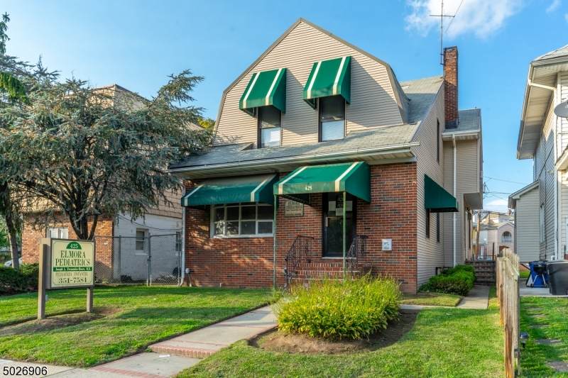 425 Westfield Ave - Photo 1