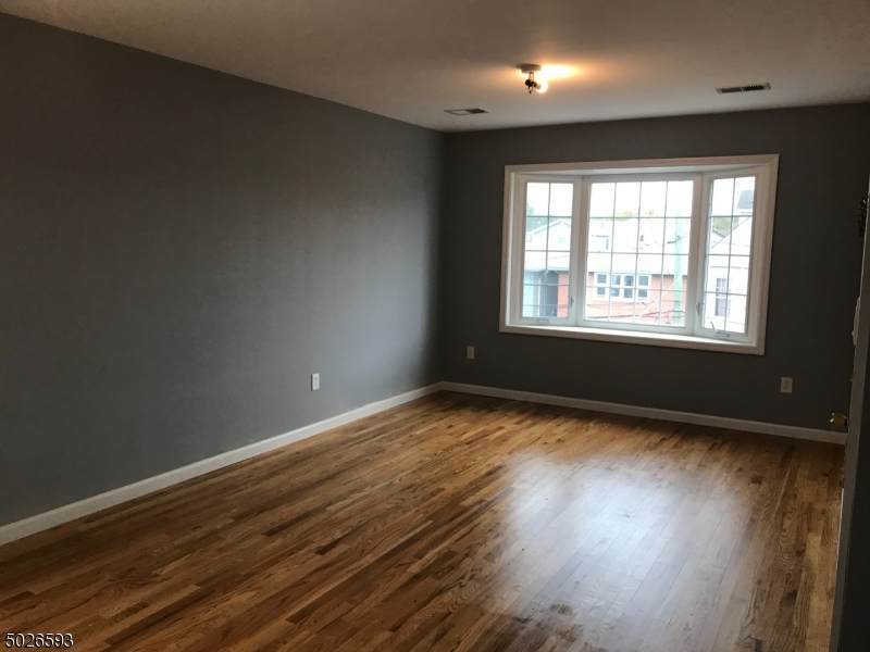 723 Jersey St - Photo 1