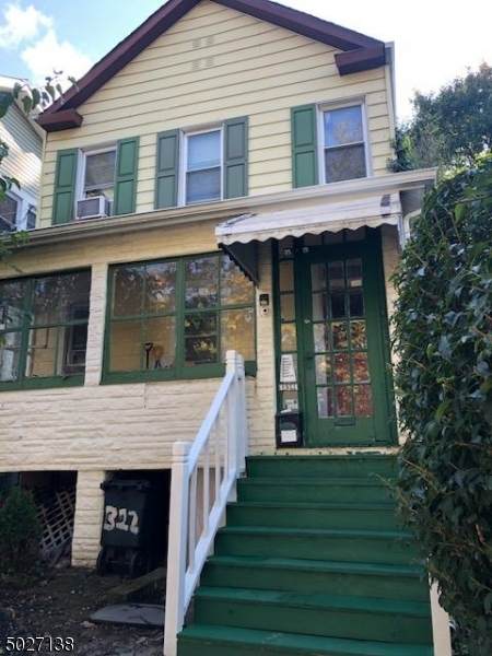 322 Elizabeth St - Photo 1