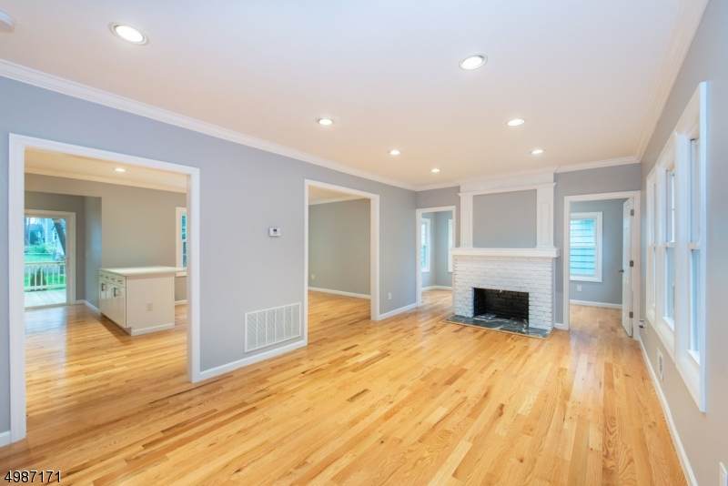 281 Bay Ave - Photo 1