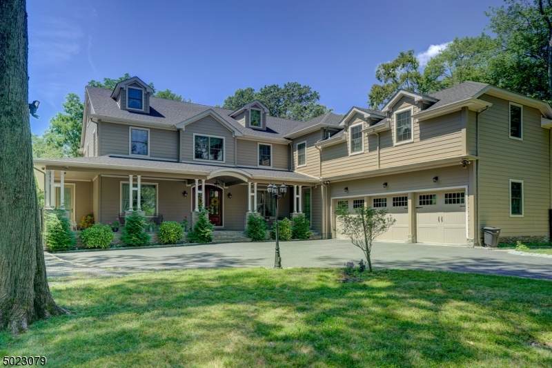 113 Columbia Tpke - Photo 1
