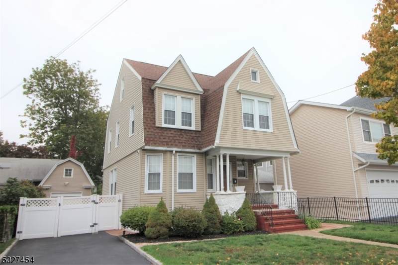 35 Elizabeth Ave - Photo 1
