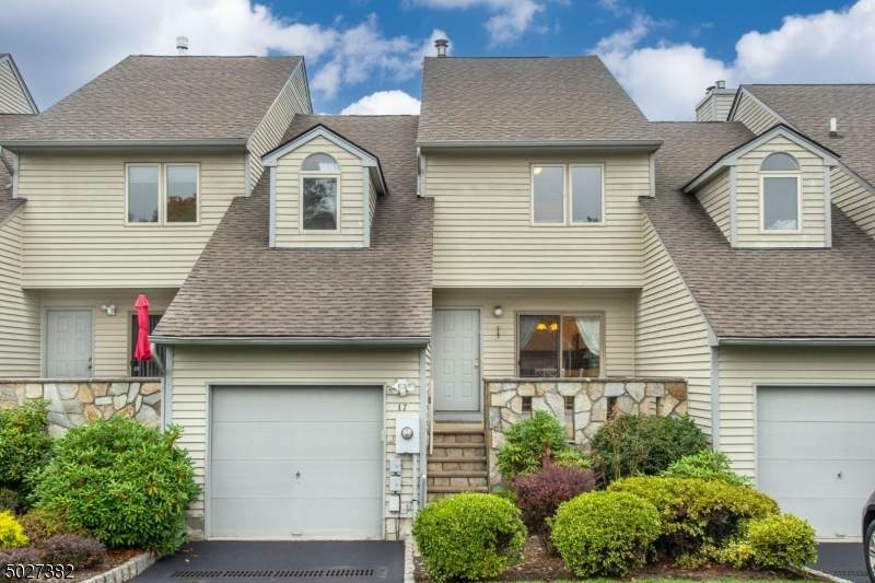 17 Currey Ln - Photo 1