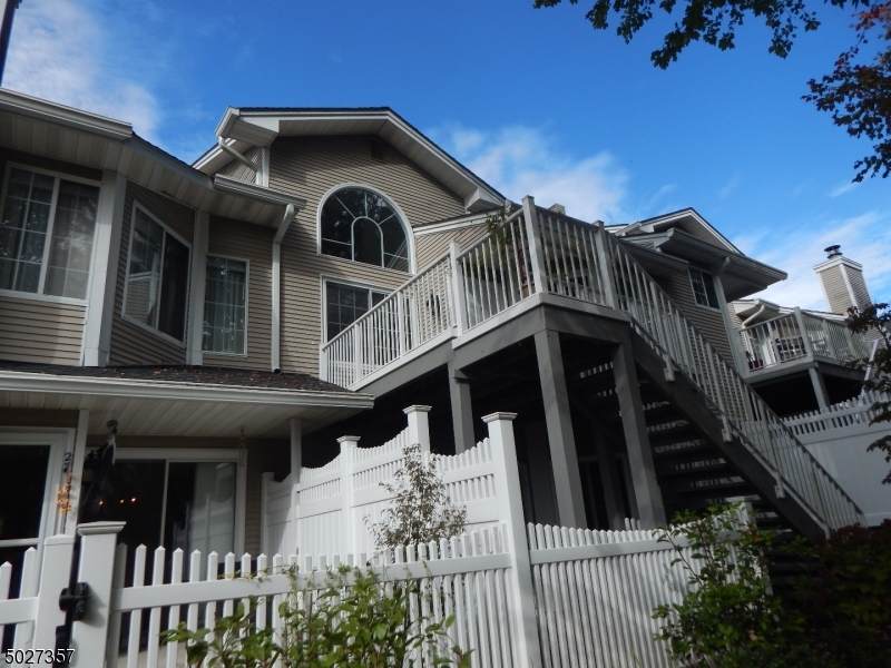 28 Bentley Ct - Photo 1