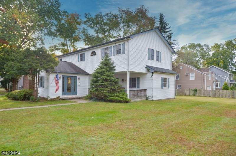 325 Eastside Ave - Photo 1