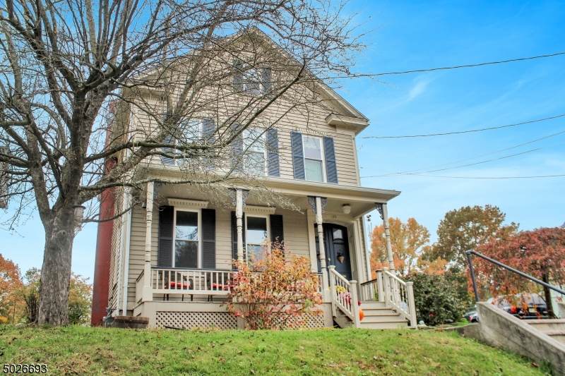 135 Wall St - Photo 1