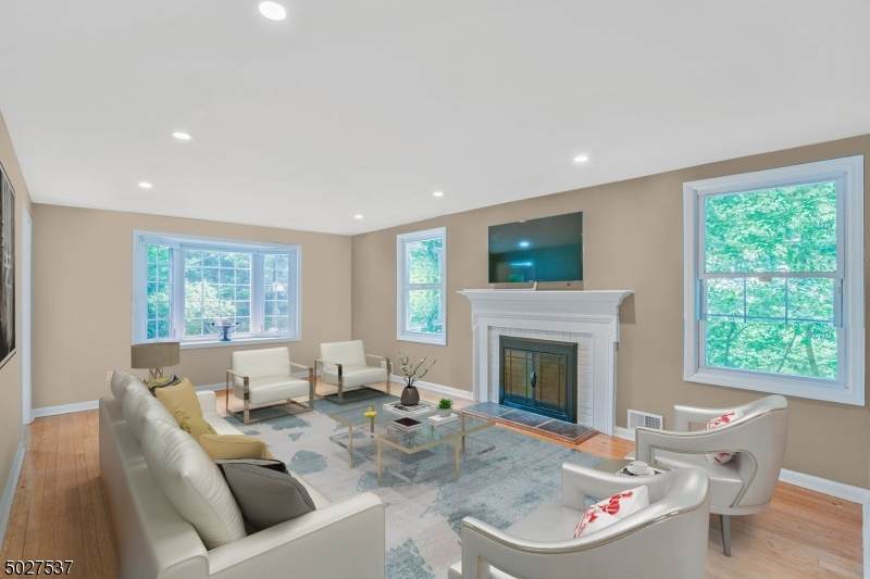 27 Oak Hill Rd - Photo 1