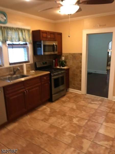 72 Chester Ave - Photo 1