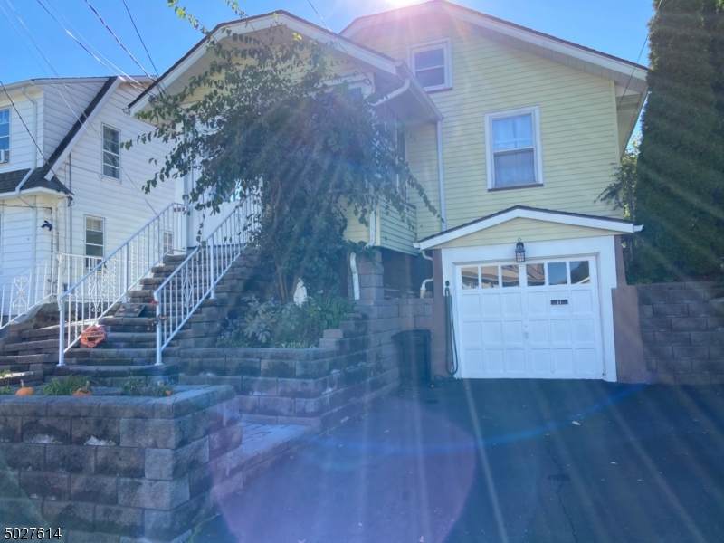21 Hudson Ave - Photo 1