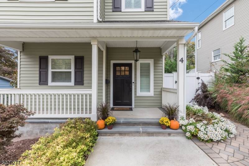 4 Malcolm St - Photo 1