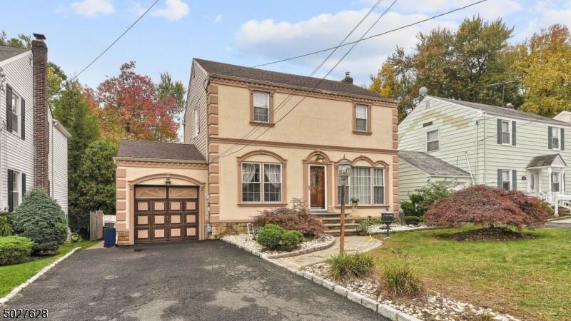 105 Darling Ave - Photo 1