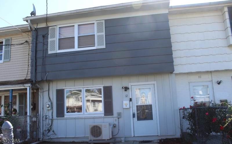 12 Warren St - Photo 1