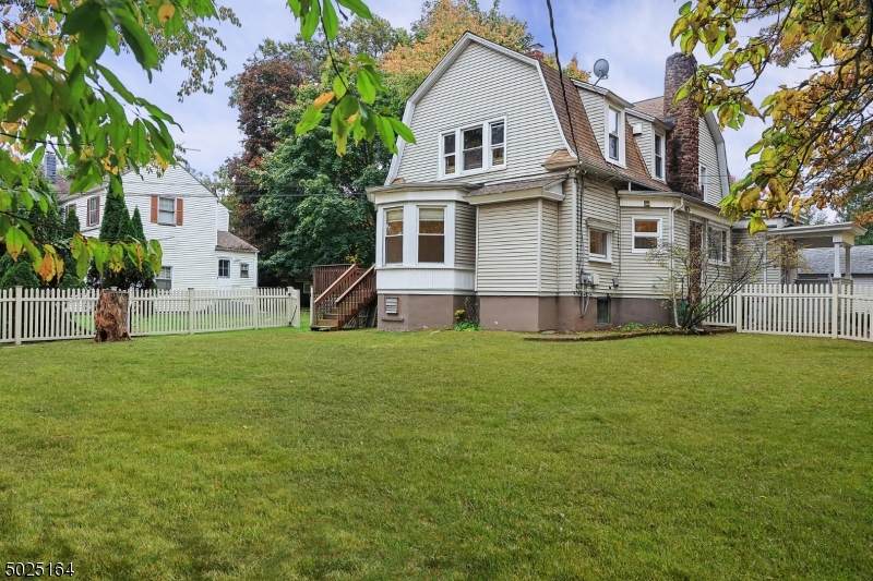 204 W End Pl - Photo 1
