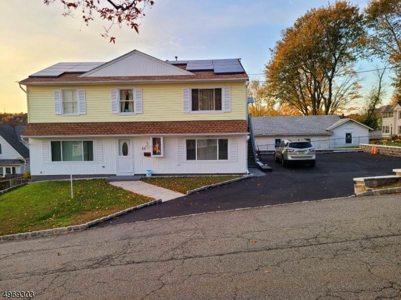 11 Livingston Ave - Photo 1