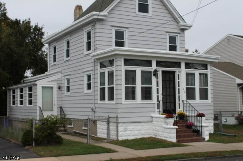 328 David St - Photo 1