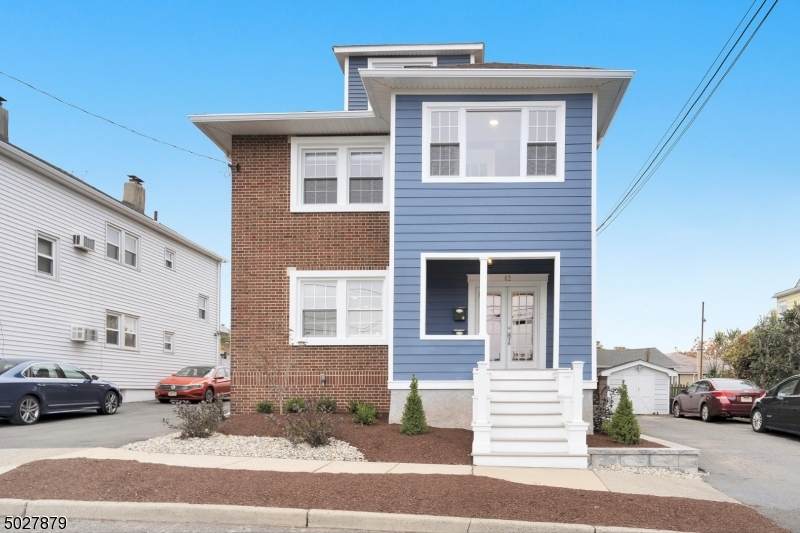 42 Berton Pl - Unit 2 - Photo 1
