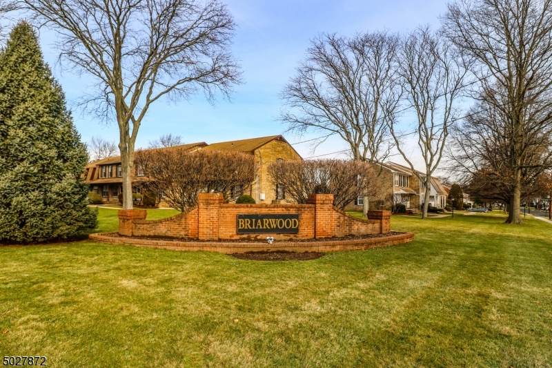 31 Briarwood Path - Photo 1