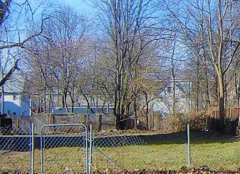 910 W 3Rd St - Photo 1