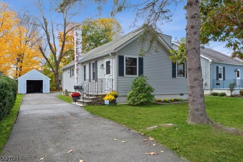 60 Maple Ave - Photo 1