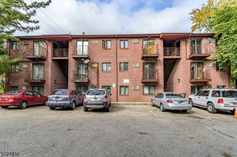 353 Marshall St - Photo 1