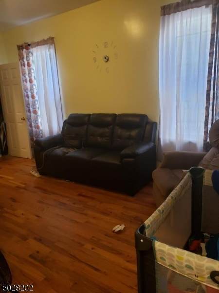 174 Mapes Ave - Photo 1