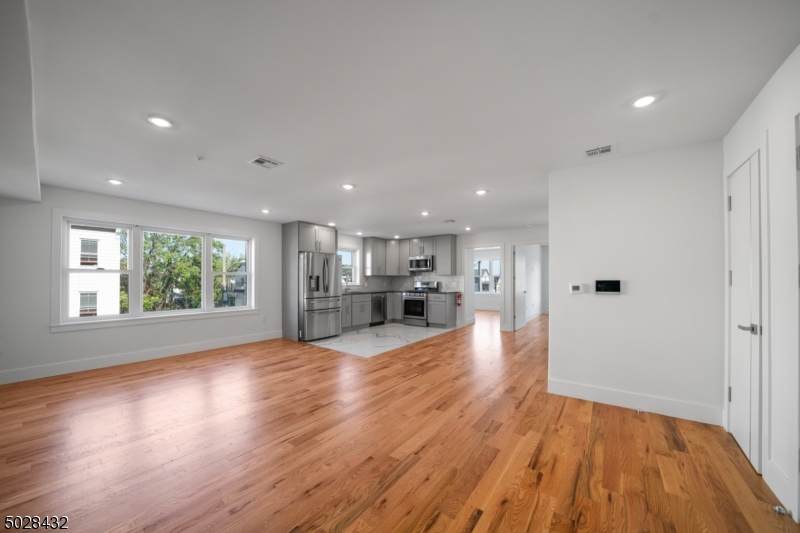 859 Main St - Photo 1