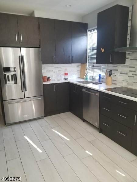 654 Van Buren Ave - Photo 1