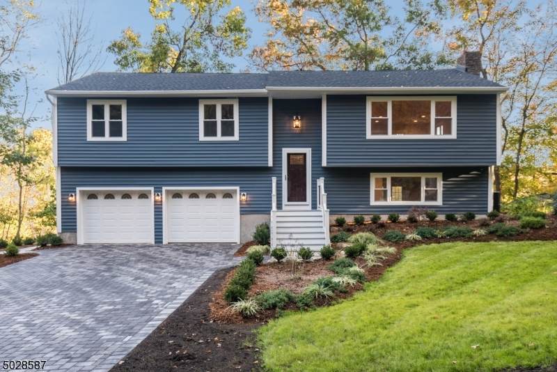 52 Hemlock Ave - Photo 1