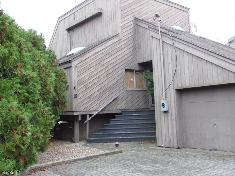 18 Toronto Drive - Photo 1