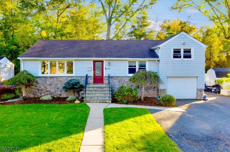 684 Spring Ave - Photo 1