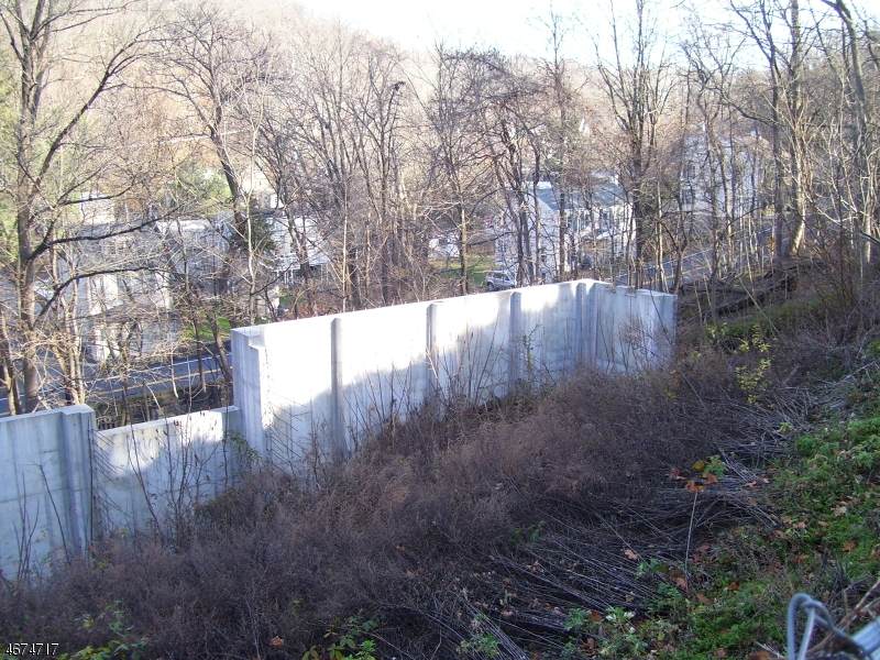140 Swan St - Photo 1