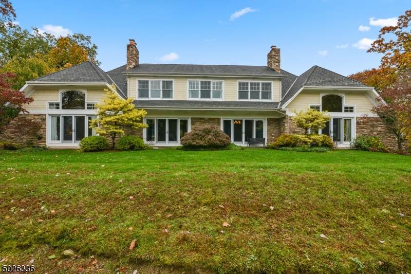 401 Morris Ave - Photo 1