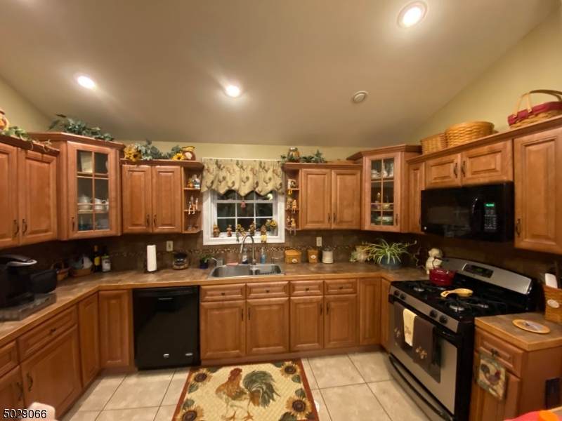 917 Burnt Meadow Rd - Photo 1