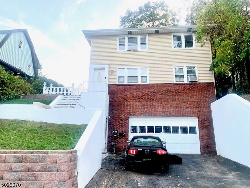 51 Centre St - Photo 1