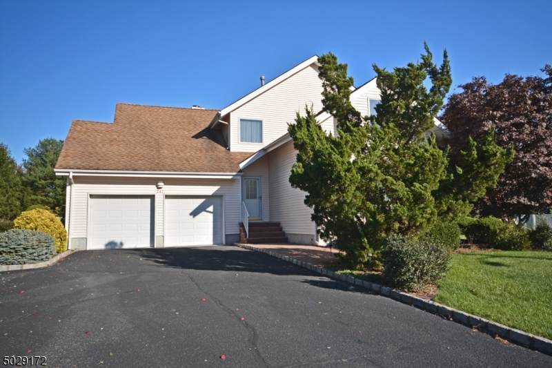 241 Bywater Ct - Photo 1