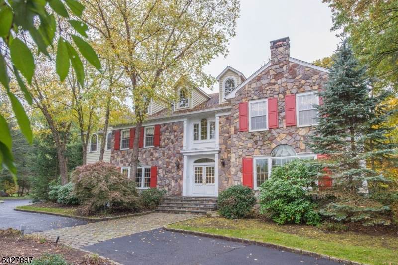 27 Trotters Ln - Photo 1