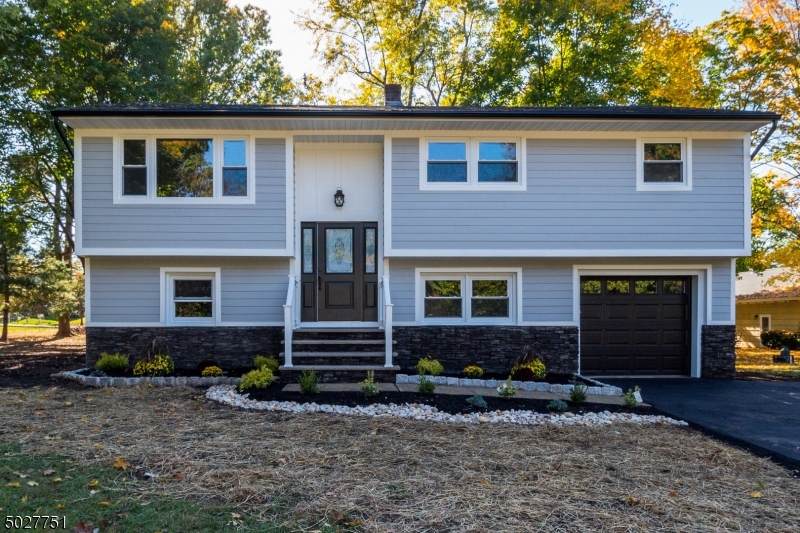 134 6TH ST - Photo 1