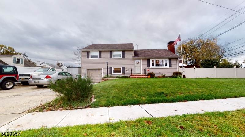 2815 Summit Ter - Photo 1